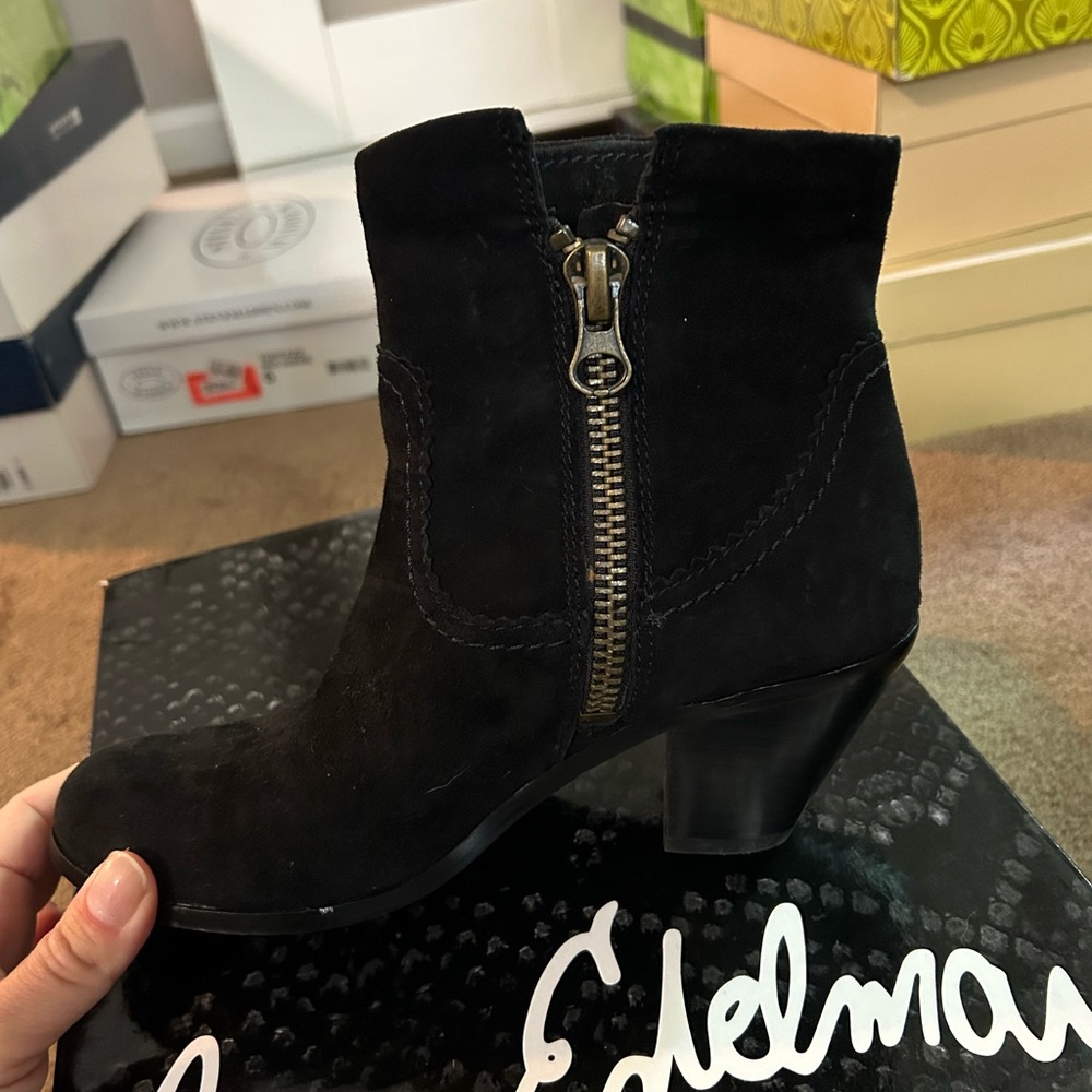 EUC Black suede with fringe booties, size 6 - Picture 2 of 4